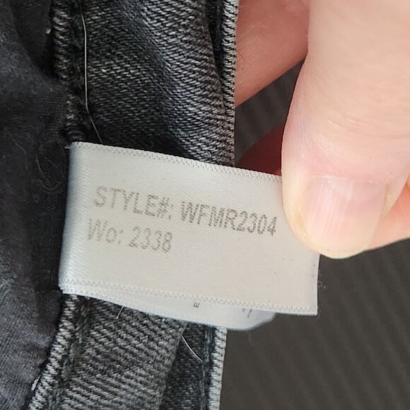 DU/ER Jeans WFMR2304 Mens 32x29 Black Distressed Casual Denim Stretch GUC - Picture 13 of 16